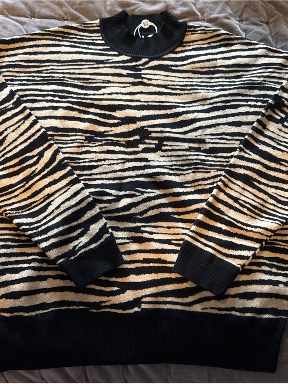 WAYF Black and Cream Zebra-Striped Sweater